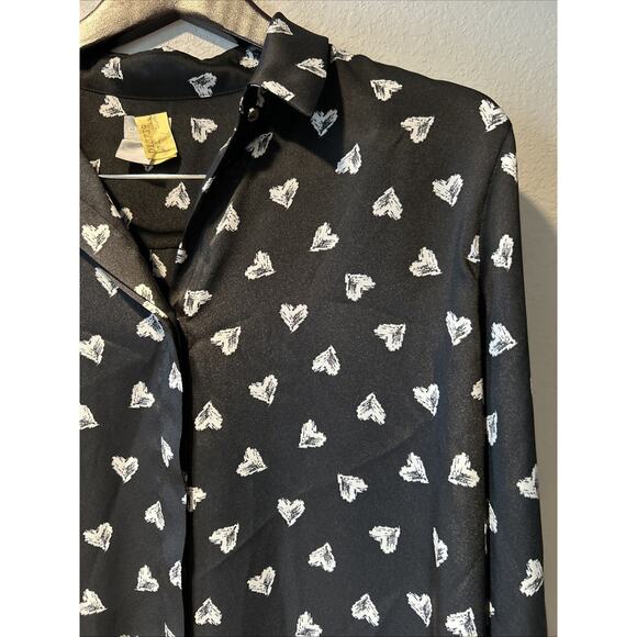 Chicos Women’s Lg Button Up Blouse Heart Print Graffiti Black Satin Whimsigoth - Picture 3 of 12
